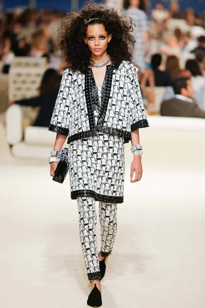 Look 7